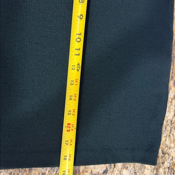 St. John Collection Marie Gray Black Knit Mini Skirt Size M Tailored - Picture 6 of 7